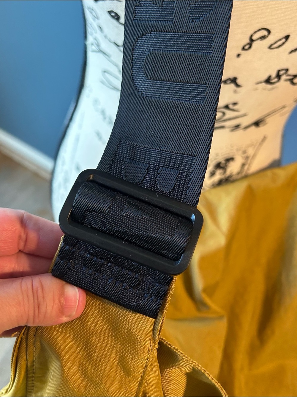 Baggu Sport Messenger Bag Camel - Picture 5 of 11